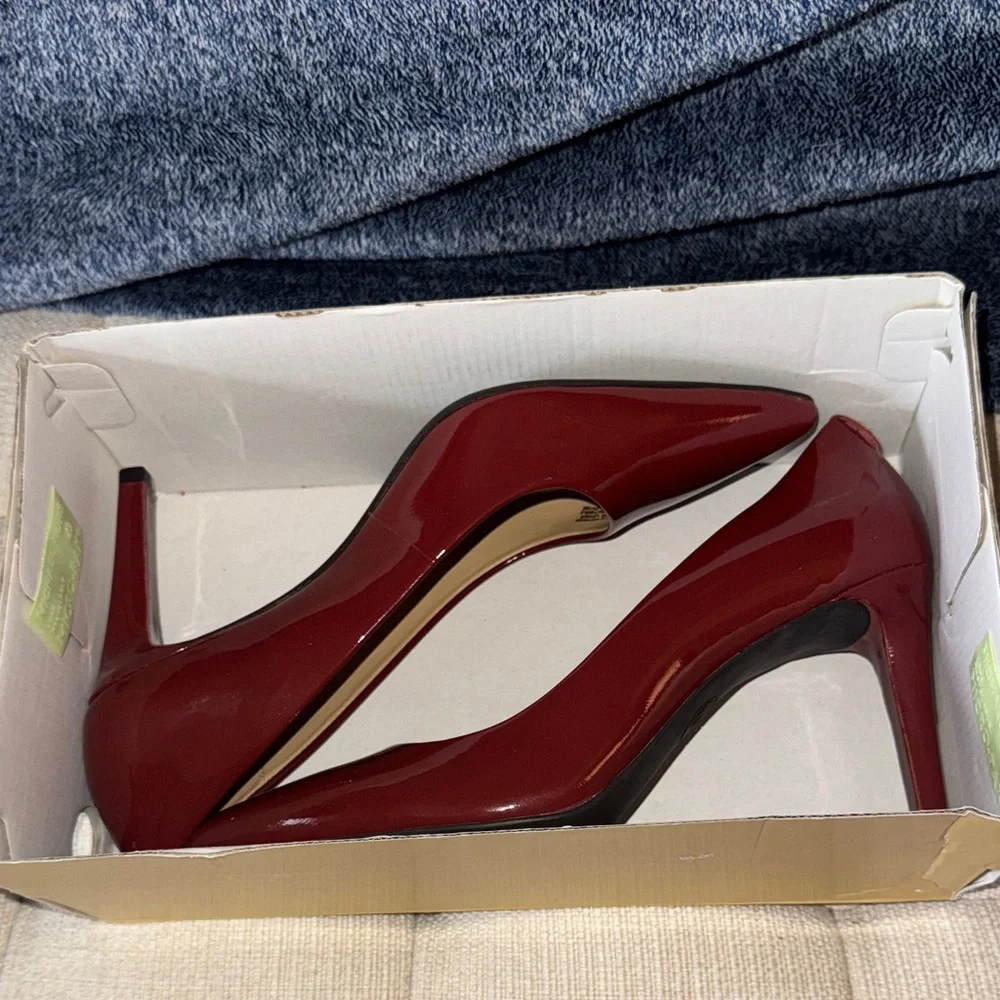Michael Kors Burgundy Heels - Picture 8 of 11